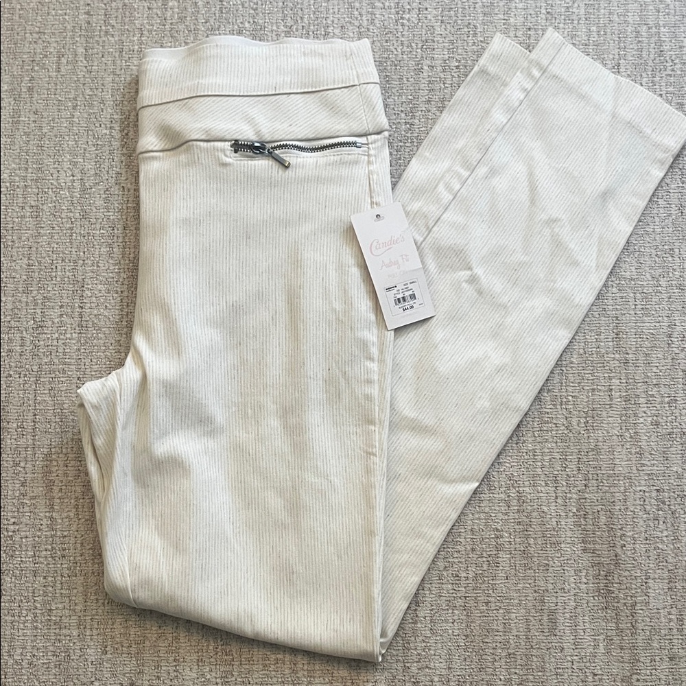 Candie's Cream Audrey Fit Pull-On Trousers- size small